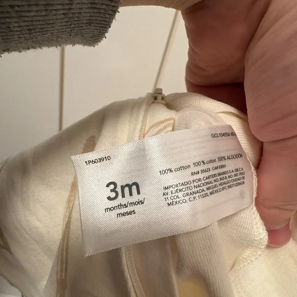 Carters Gender Neutral Pyjama - Picture 5 of 5